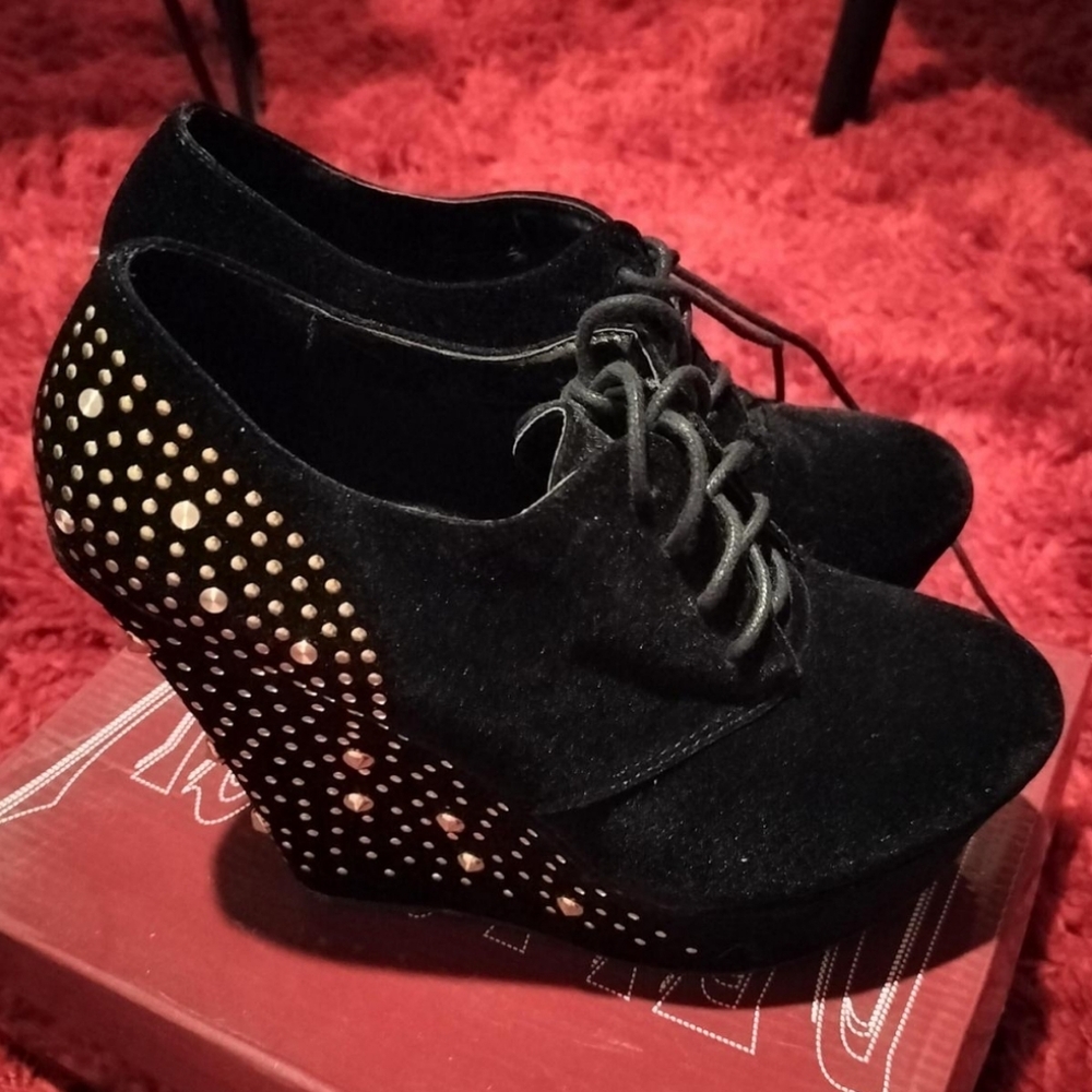 Lace Up Booties Sz 9